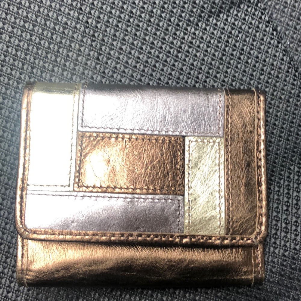 FOSSIL GENUINE LEATHER WALLET